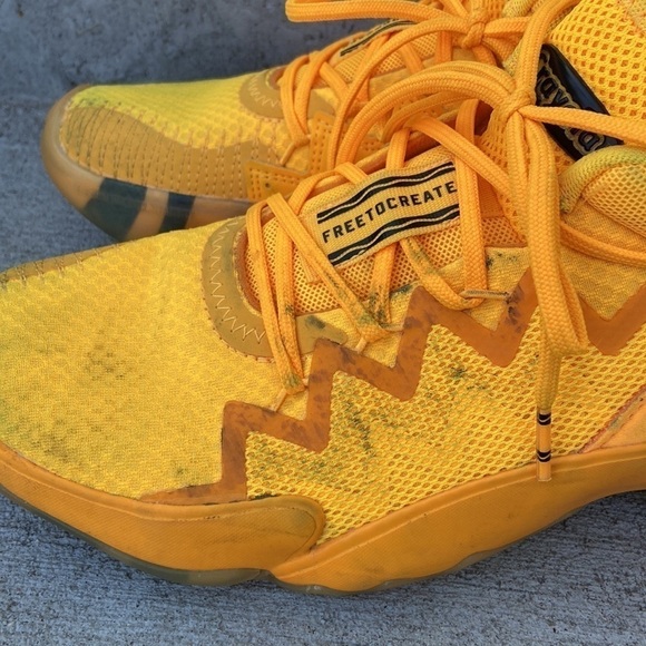 Adidas DON issue 2 crayons 🖍 yellow GS Size 5.5 - Picture 5 of 13